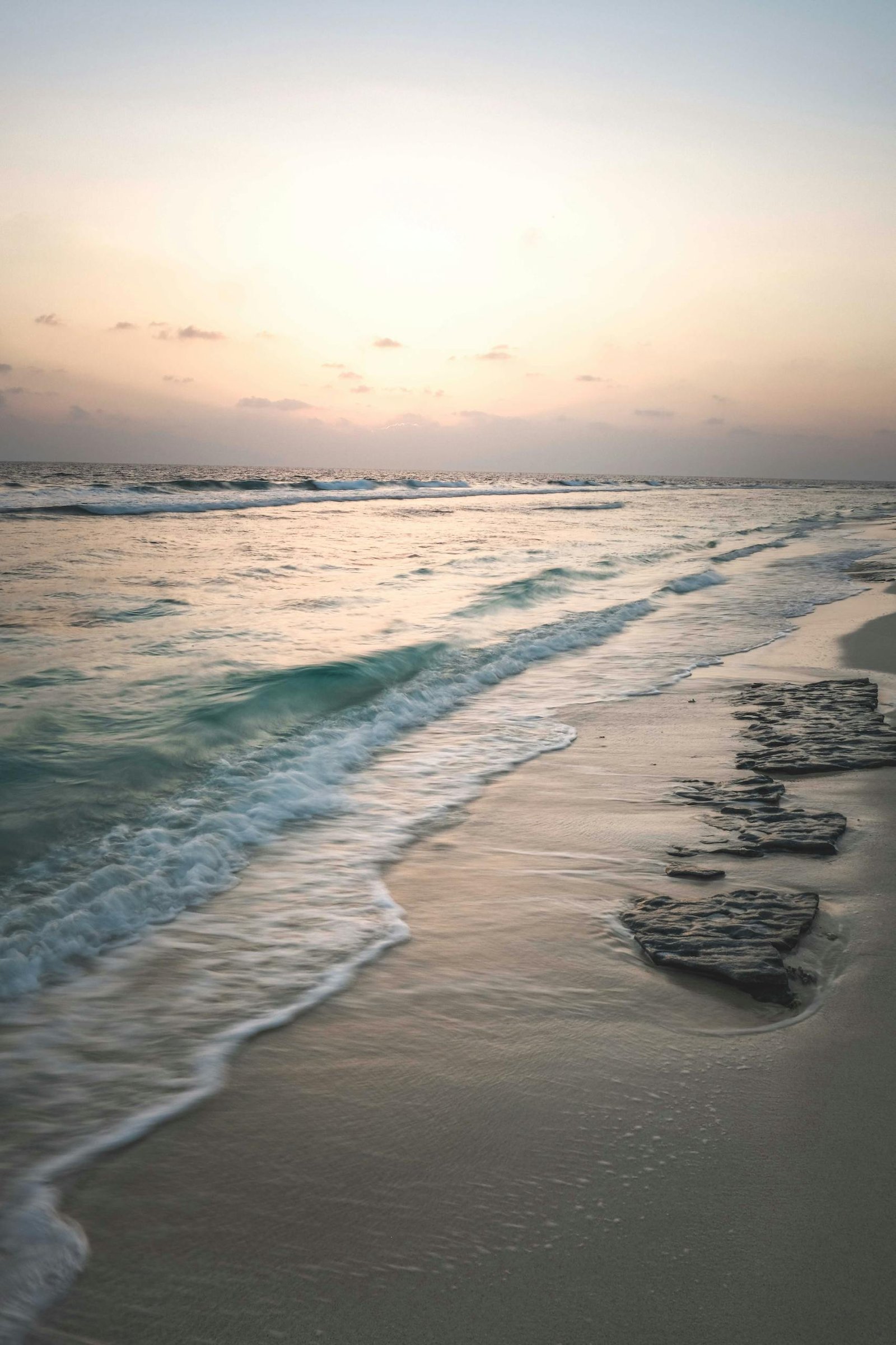 beautiful places in Saudi Arabia peaceful sunset view on the shores of Farasan Island, Arabia Saudita, with gentle waves.