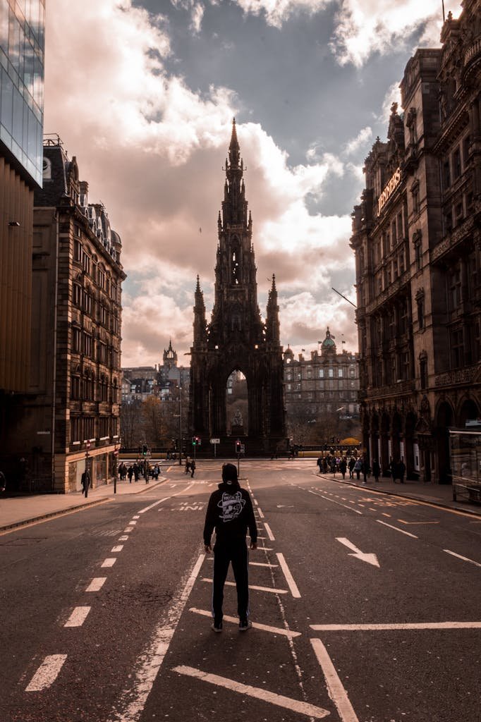 45 Unique Things to Do in Edinburgh: Hidden Spots & Must-See Attractions 38 Scott Monument