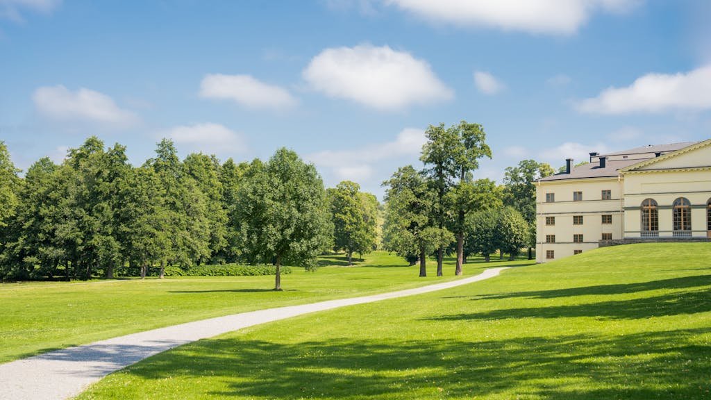 45 Unique Things to Do in Edinburgh: Hidden Spots & Must-See Attractions 37 Explore the lush gardens and serene walkways at Drottningholm Palace, Sweden.