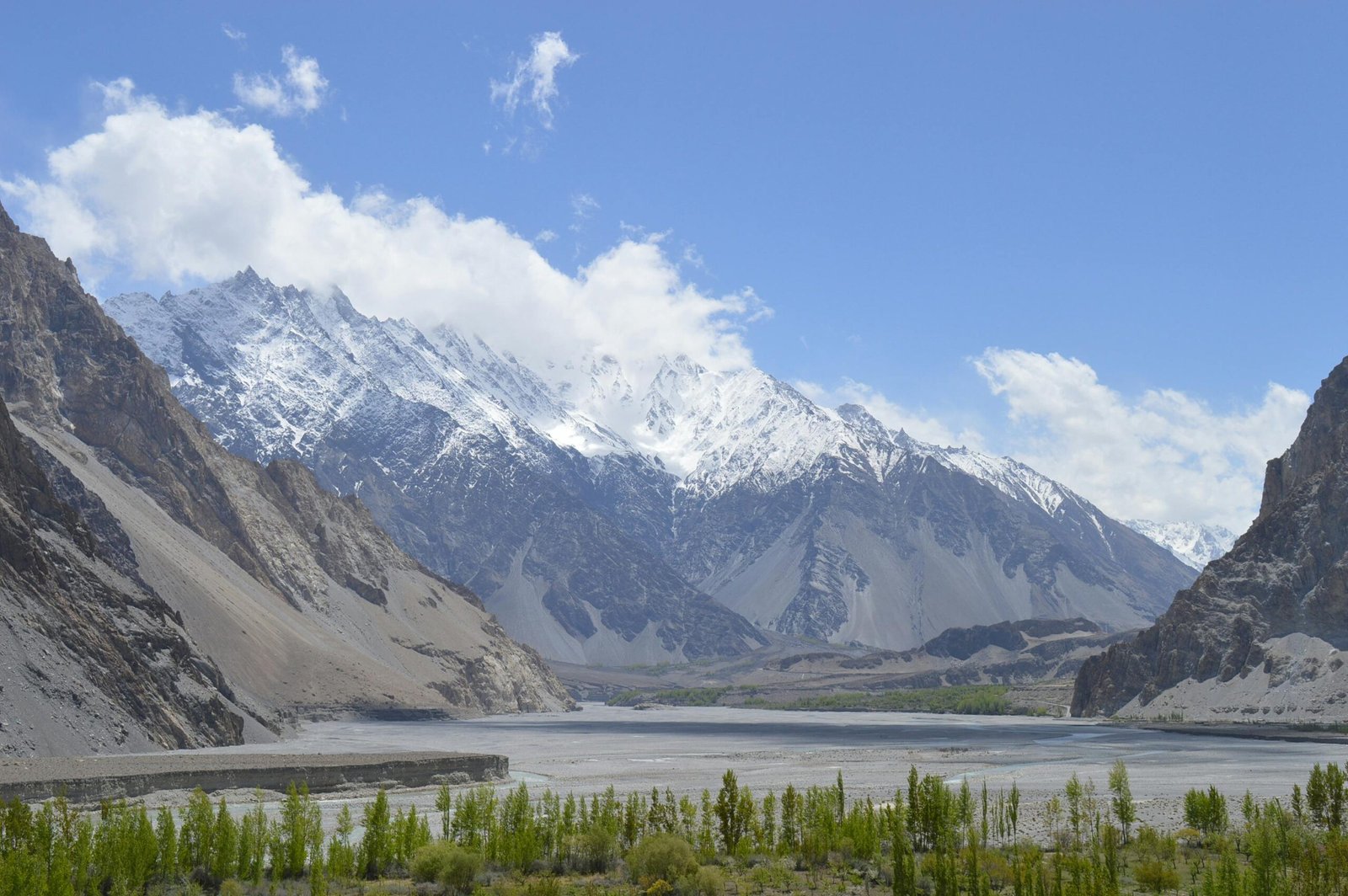 Beautiful northern landscape o Pakistan clouds, mountains and lake