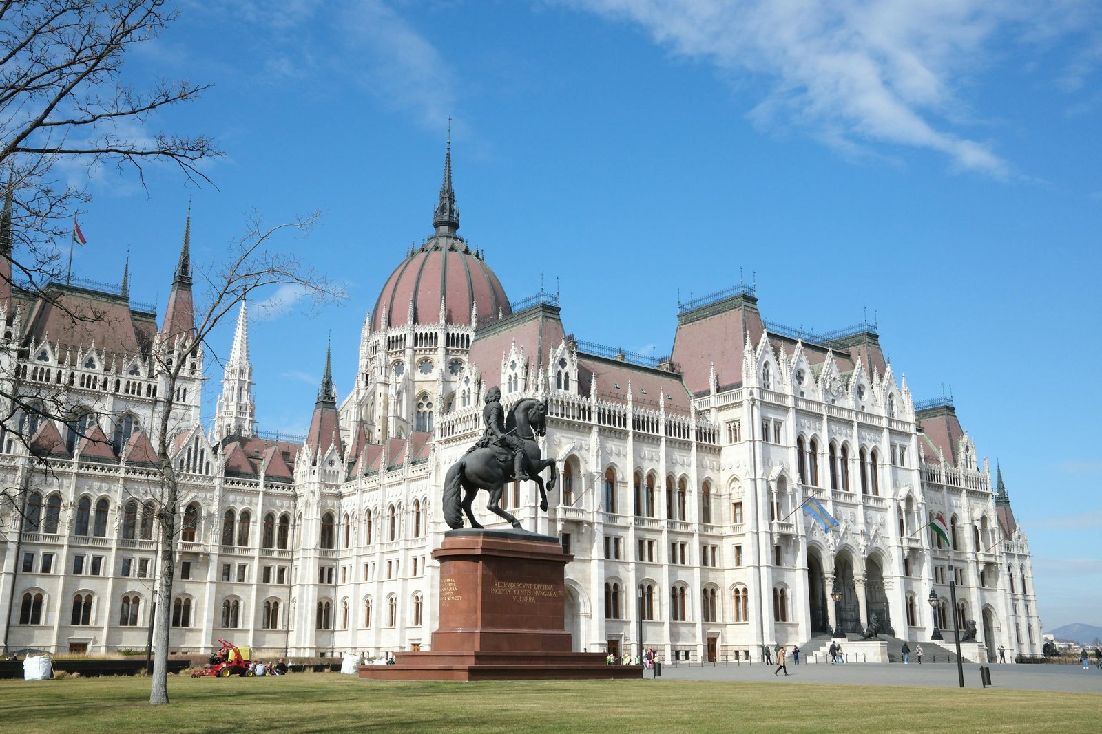 20 Best Things to Do in Budapest, Hungary: An In-depth Travel Guide 1 The grandeur of Budapest's Parliament Building under a clear blue sky.