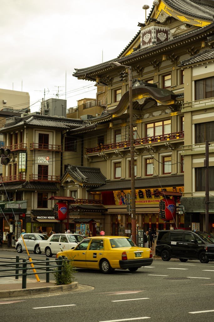 14 Best Things to Do in Kyoto, Japan + Travel Tips (2026) 6 Scenic view of vibrant street and traditional buildings in Kyoto, Japan.