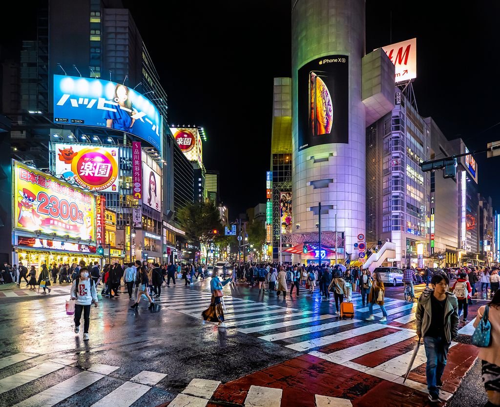 19 Best Things to Do in Shibuya, Tokyo: Food, Shopping & Tips 14 Explore the bustling nightlife at Shibuya Crossing, Tokyo's iconic pedestrian scramble, filled with vibrant lights and crowds.