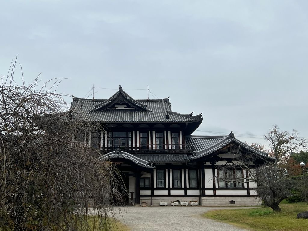 Nara Day Trip Guide: 10 Best Things to Do in Nara 2 Scenic view of a traditional Japanese building in Yamatokoriyama, Nara.