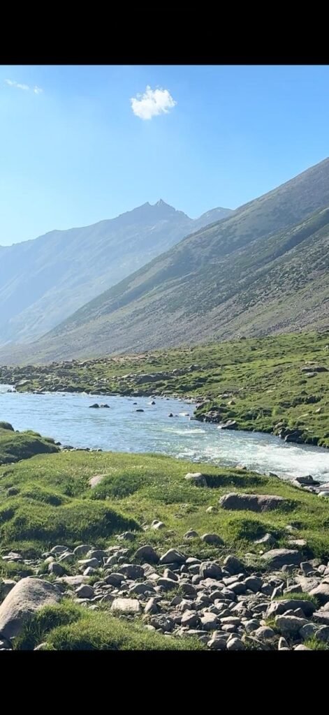 Hiking trail from Mullah Ki Basti to Dudipatsar Lake